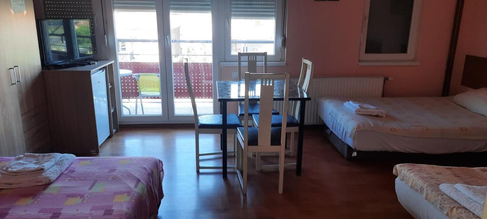 Guest House Trajkovic ג'אגודינה מראה חיצוני תמונה